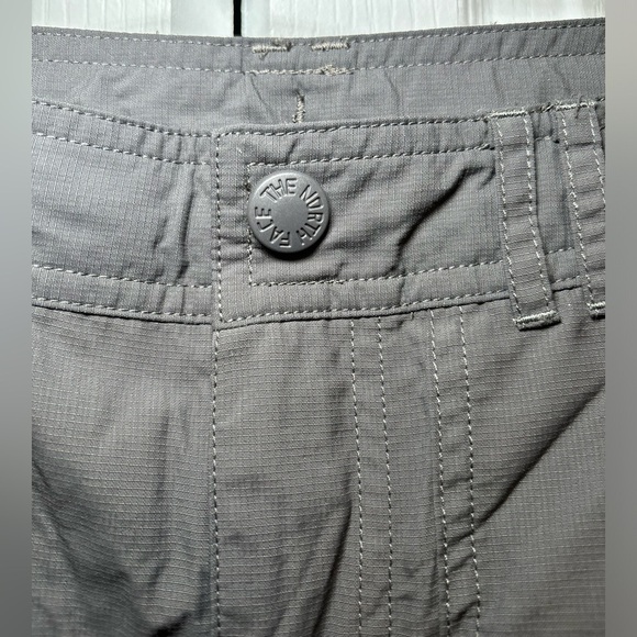 The North Face - Women’s Hiking Outdoor Dark Charcoal Gray Cargo Shorts in Size8 - Picture 4 of 10